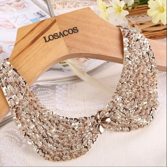 Jewelry - ✨Flash sale✨Rose sequin beaded collar necklace